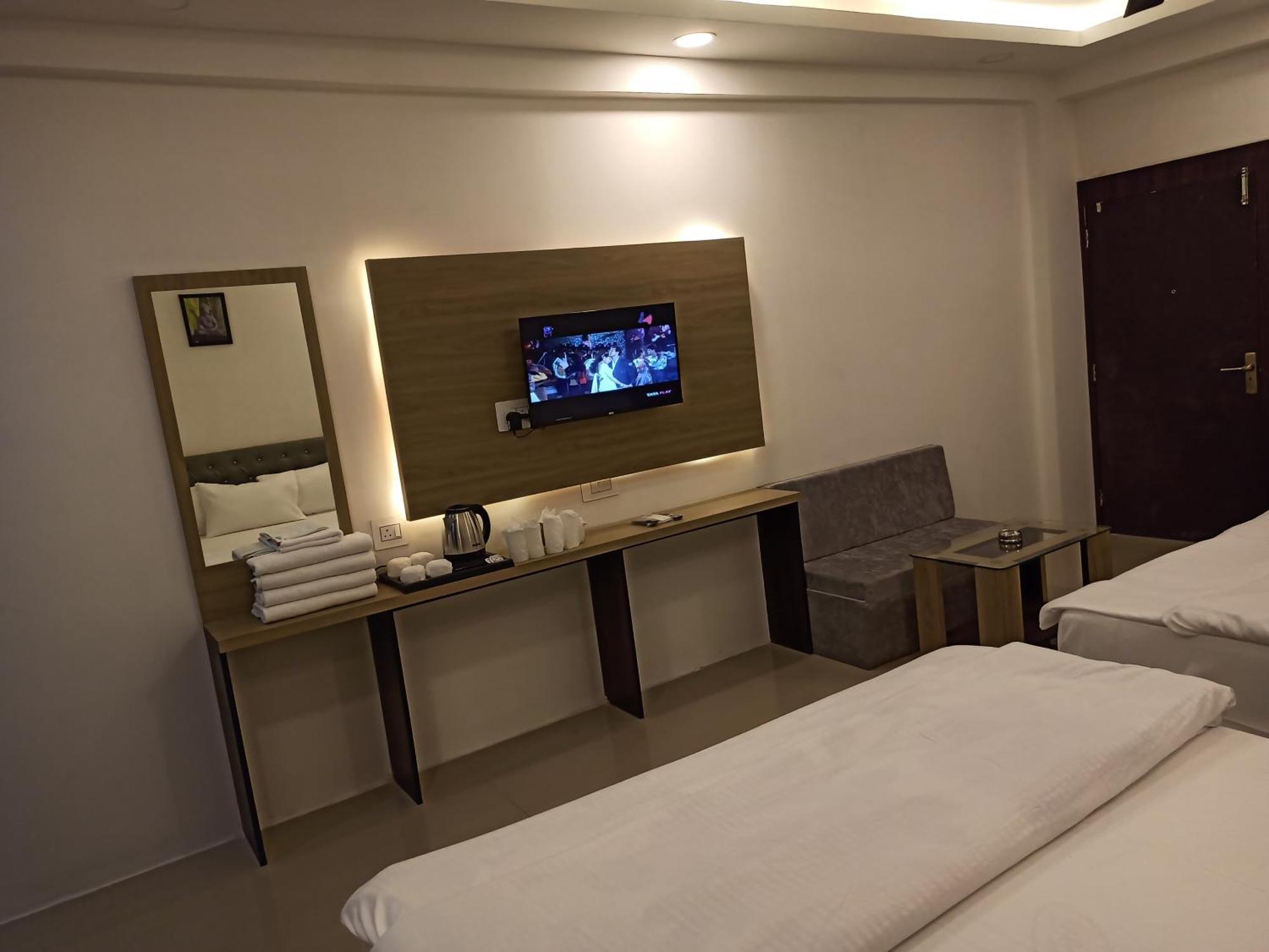 Gods County Hotels & Resorts Tarapith Eksteriør bilde