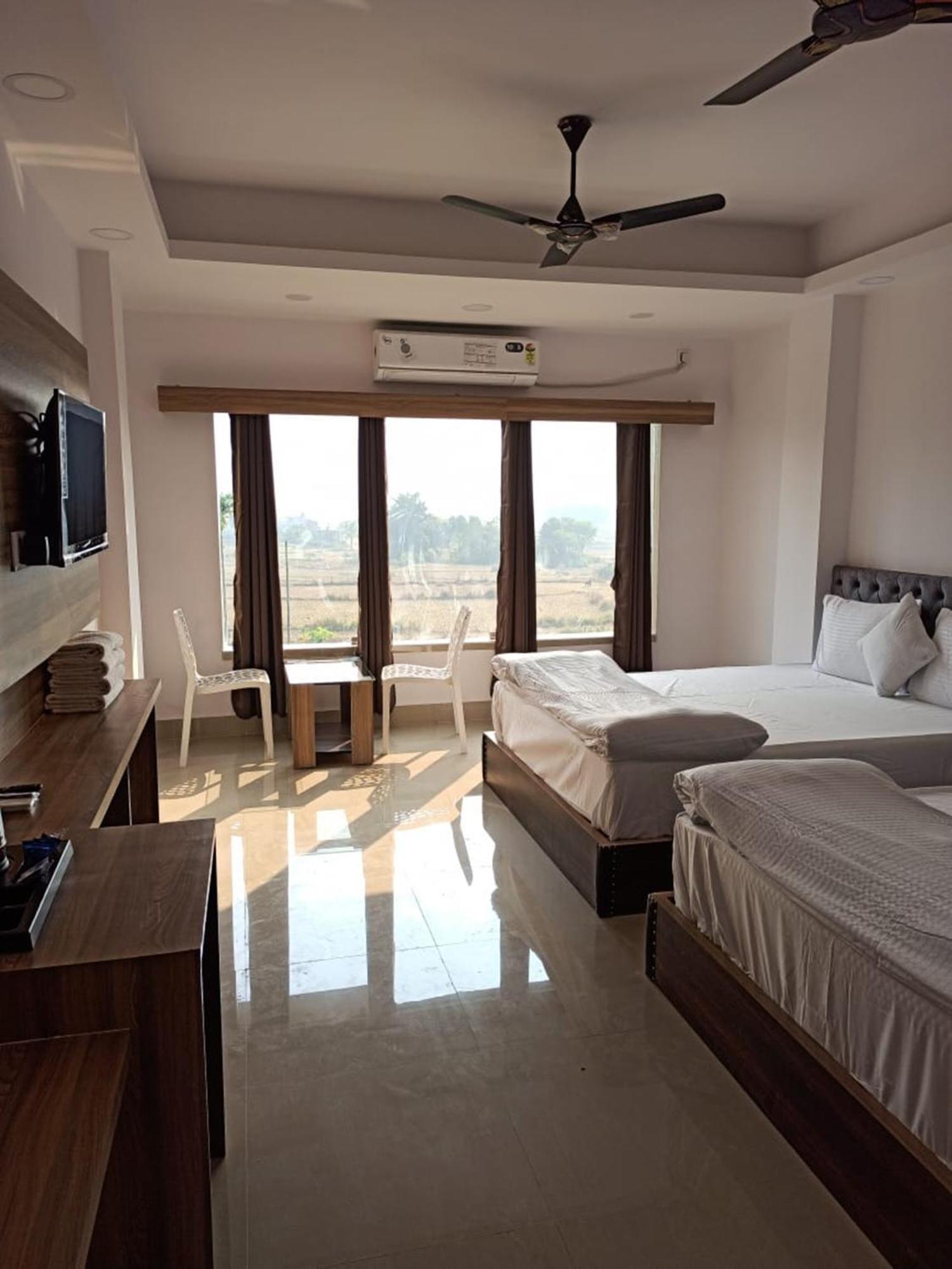 Gods County Hotels & Resorts Tarapith Eksteriør bilde